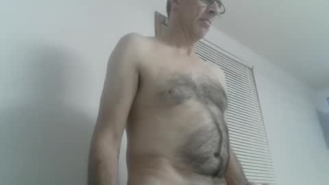 danl20012001 online show from 10-21-25, 02:34