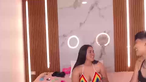 Danniela y Victoria online show from 03-12-26, 08:15