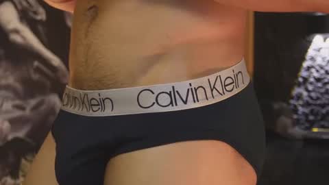 Dann saenz online show from 10-31-25, 02:18