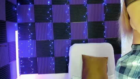Snapshot of danna__castle chatting on 05-25-26, 05:13 Dannacastle online show from 05-25-26, 05:13