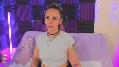 Snapshot of danna__castle chatting on 06-14-26, 05:53 Dannacastle online show from 06-14-26, 05:53