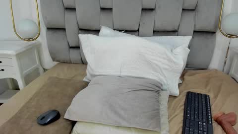 Snapshot of danna__ortiz chatting on 02-12-25, 02:43 Danna online show from 02-12-25, 02:43
