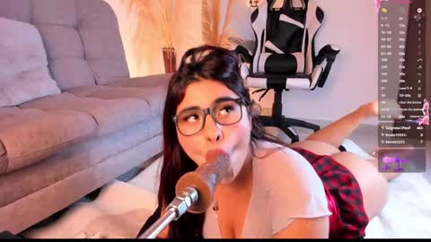 Snapshot of danna_adams1 chatting on 02-12-25, 02:35 danna_adams1 online show from 02-12-25, 02:35