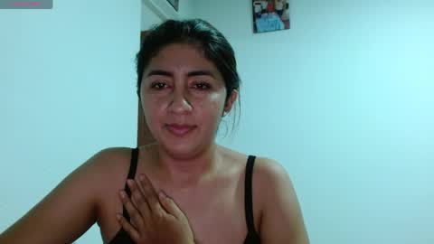 Snapshot of danna_peterson chatting on 04-24-26, 01:30 Danna online show from 04-24-26, 01:30