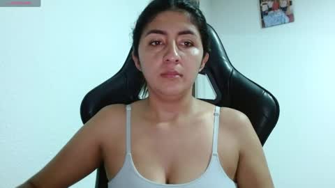 Snapshot of danna_peterson chatting on 04-29-26, 12:27 Danna online show from 04-29-26, 12:27