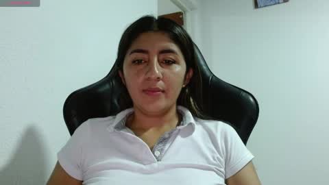 Snapshot of danna_peterson chatting on 05-07-26, 12:16 Danna online show from 05-07-26, 12:16