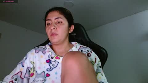 Snapshot of danna_peterson chatting on 05-20-26, 12:28 Danna online show from 05-20-26, 12:28