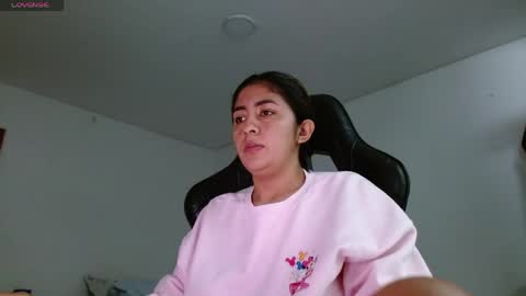 Snapshot of danna_peterson chatting on 05-27-26, 04:59 Danna online show from 05-27-26, 04:59