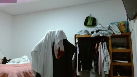 Snapshot of danna_peterson chatting on 06-02-26, 11:51 Danna online show from 06-02-26, 11:51
