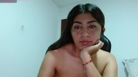 Snapshot of danna_peterson chatting on 06-19-26, 12:48 Danna online show from 06-19-26, 12:48