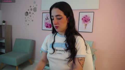 Snapshot of danna_wagner chatting on 11-20-25, 12:38 danna_wagner online show from 11-20-25, 12:38