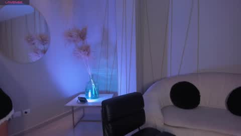 Danna Cruz  online show from 12-24-24, 05:23