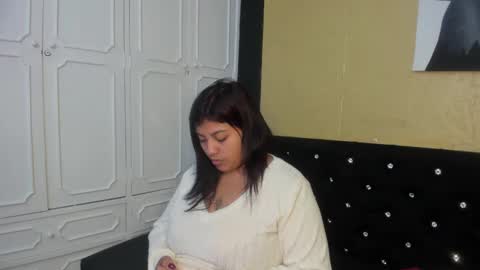 Danna Garza online show from 02-11-25, 04:44