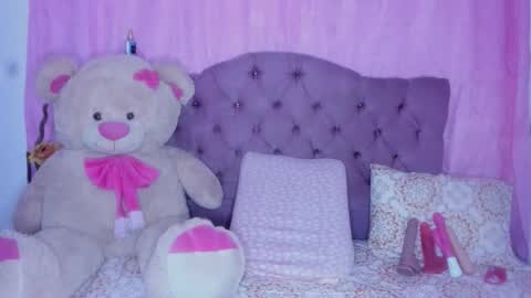 Danna Sofia jeins online show from 02-25-26, 01:21