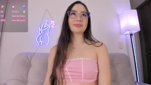 Snapshot of dannate1 chatting on 12-20-24, 12:19 danna  online show from 12-20-24, 12:19