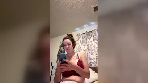 Snapshot of danni26_ chatting on 06-07-26, 06:22 danni26_ online show from 06-07-26, 06:22