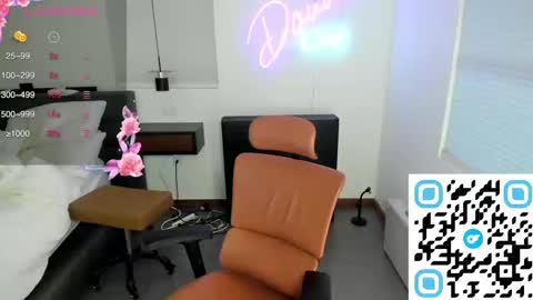 Snapshot of dannidaniels chatting on 12-22-24, 10:25 DANNI DANIELS online show from 12-22-24, 10:25