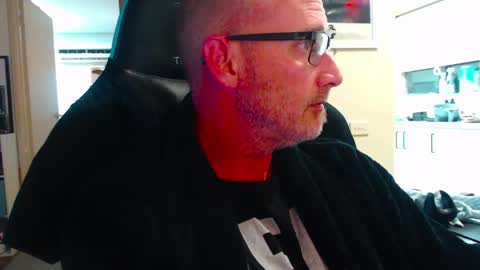 Snapshot of dannozdirekt chatting on 04-26-26, 01:42 dannozdirekt online show from 04-26-26, 01:42