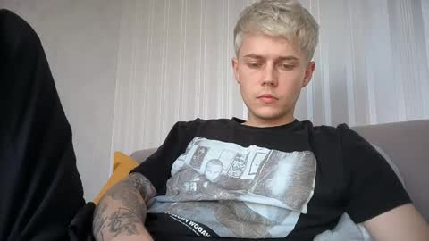 Snapshot of danny_love01 chatting on 05-06-26, 02:44 danny online show from 05-06-26, 02:44