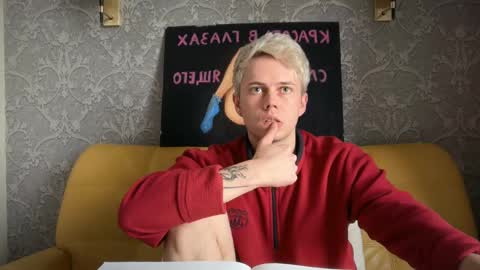 Snapshot of danny_love01 chatting on 05-22-26, 04:23 danny online show from 05-22-26, 04:23
