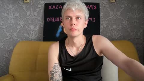 Snapshot of danny_love01 chatting on 05-24-26, 02:44 danny online show from 05-24-26, 02:44