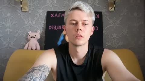 Snapshot of danny_love01 chatting on 06-07-26, 11:58 danny online show from 06-07-26, 11:58