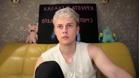 Snapshot of danny_love01 chatting on 06-15-26, 09:39 danny online show from 06-15-26, 09:39