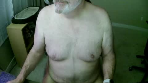 Snapshot of dannybear chatting on 05-04-26, 11:28 Danny bear online show from 05-04-26, 11:28