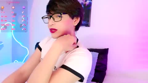 Snapshot of dannyhot__ chatting on 10-10-25, 08:08 Danny online show from 10-10-25, 08:08