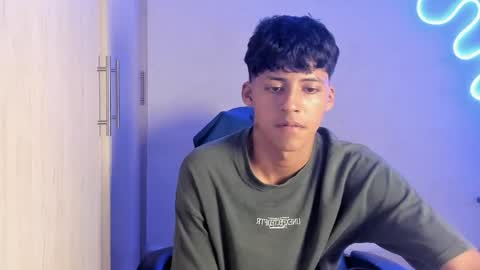 dante_martinez1 online show from 04-17-26, 10:24