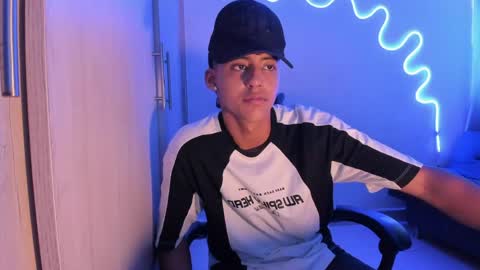 dante_martinez1 online show from 04-20-26, 07:26