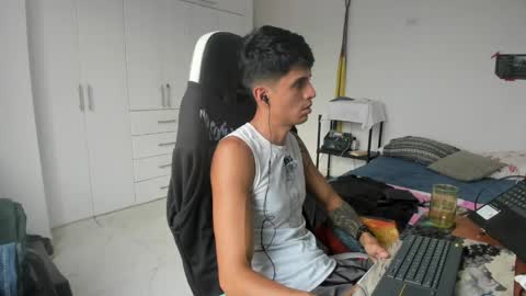 X Dante7373574 online show from 04-22-26, 09:27