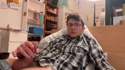 Snapshot of dantheman233 chatting on 03-05-26, 08:16 Daniel online show from 03-05-26, 08:16