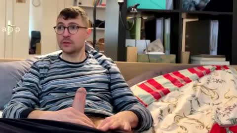 Snapshot of dantheman233 chatting on 04-07-26, 08:48 Daniel online show from 04-07-26, 08:48