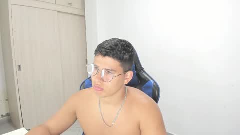 Snapshot of dantraxx chatting on 02-21-25, 06:48 Dantraxx online show from 02-21-25, 06:48