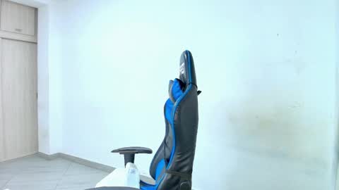 Snapshot of dantraxx chatting on 02-07-26, 01:31 Dantraxx online show from 02-07-26, 01:31