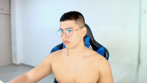 Snapshot of dantraxx chatting on 02-12-26, 06:25 Dantraxx online show from 02-12-26, 06:25