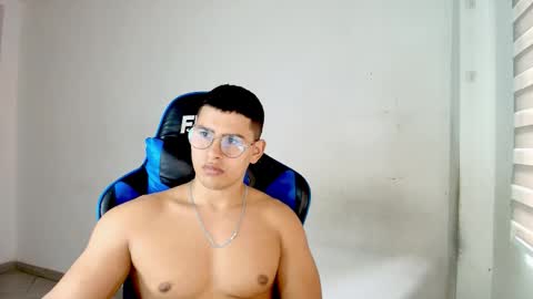 Snapshot of dantraxx chatting on 02-15-26, 07:10 Dantraxx online show from 02-15-26, 07:10