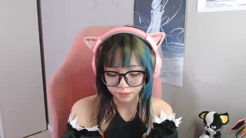 Snapshot of danyelleeyermann chatting on 04-29-26, 01:04 danyelleeyermann online show from 04-29-26, 01:04