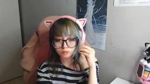 Snapshot of danyelleeyermann chatting on 05-19-26, 01:06 danyelleeyermann online show from 05-19-26, 01:06