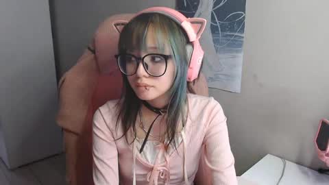 Snapshot of danyelleeyermann chatting on 05-20-26, 01:06 danyelleeyermann online show from 05-20-26, 01:06