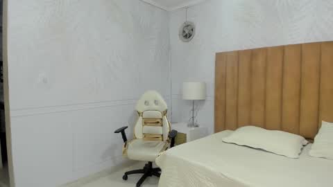 Snapshot of daphne81_ chatting on 01-19-25, 05:28 Daphne online show from 01-19-25, 05:28