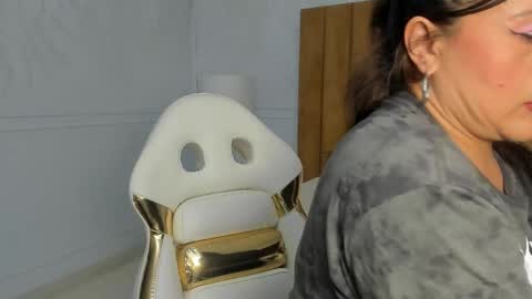 Snapshot of daphne81_ chatting on 01-25-25, 08:53 Daphne online show from 01-25-25, 08:53