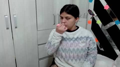 Snapshot of daphne877046 chatting on 11-10-25, 12:09 daphne877046 online show from 11-10-25, 12:09