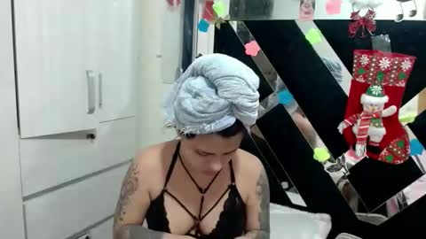 Snapshot of daphne877046 chatting on 11-17-25, 06:46 daphne877046 online show from 11-17-25, 06:46