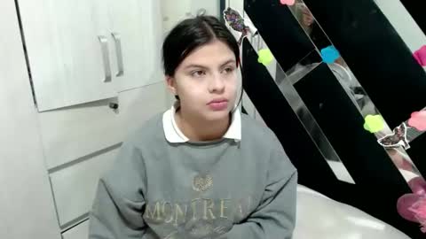 Snapshot of daphne877046 chatting on 11-27-25, 05:48 daphne877046 online show from 11-27-25, 05:48