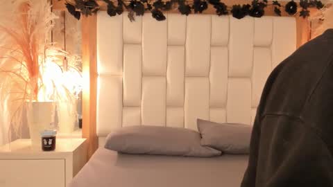 daphne_and_roger online show from 12-05-25, 11:08