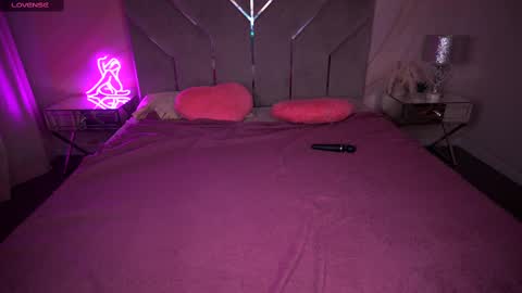 Snapshot of daphne_moss chatting on 03-10-25, 01:43 Agatha online show from 03-10-25, 01:43