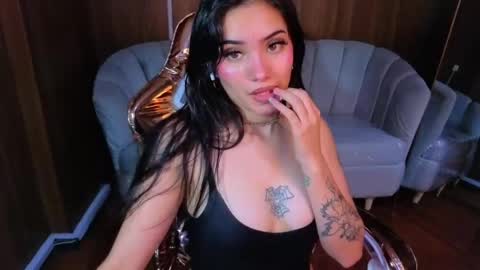 daphne_nicole_b online show from 04-15-26, 01:18