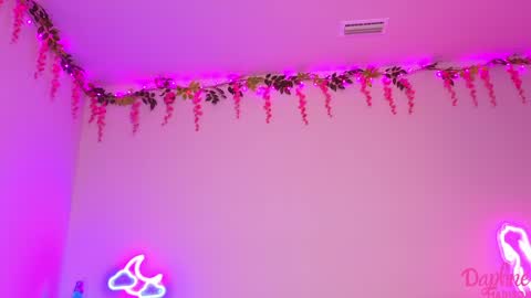 Daphne Madison online show from 11-05-25, 10:10